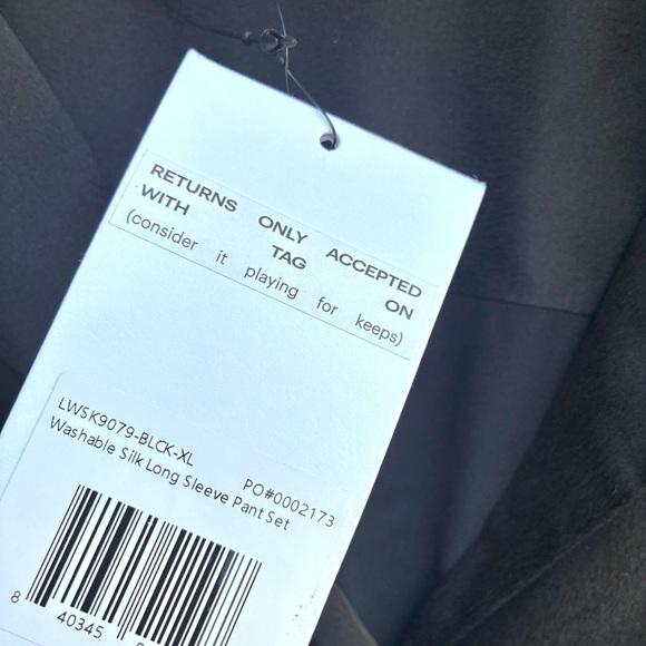 Lunya NWT Black Washable Silk Pajama Top Sz XL - Picture 3 of 6